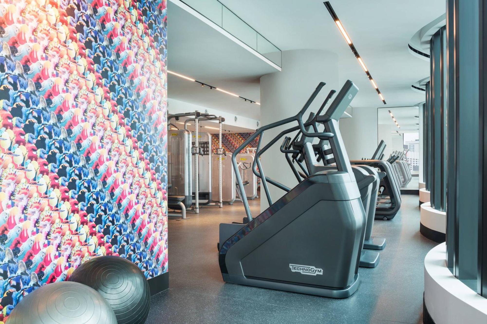 W Brisbane Hotell Eksteriør bilde The gym at the 100 East 53rd Street building